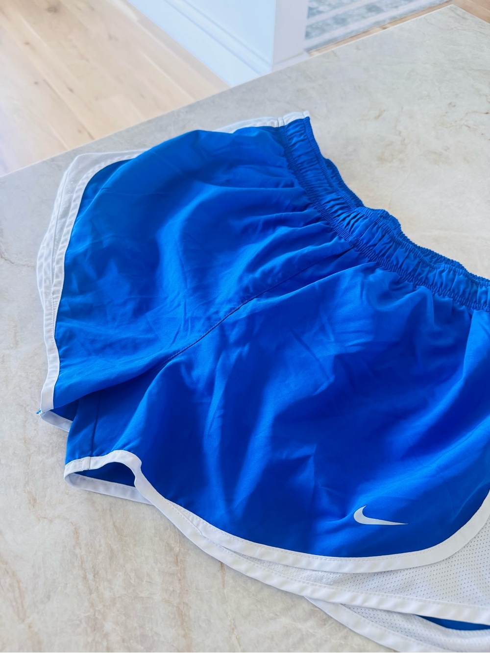 Nike Dri-FIT Women’s Running Shorts Blue White Trim Lined Athletic Size Large